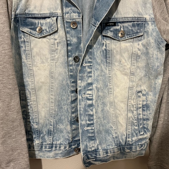 WT02 MENS LIGHT WASH DENIM JEAN JACKET WITH SWEATSHIRT MATERIAL SLEEVES MEDIUM - Picture 4 of 5